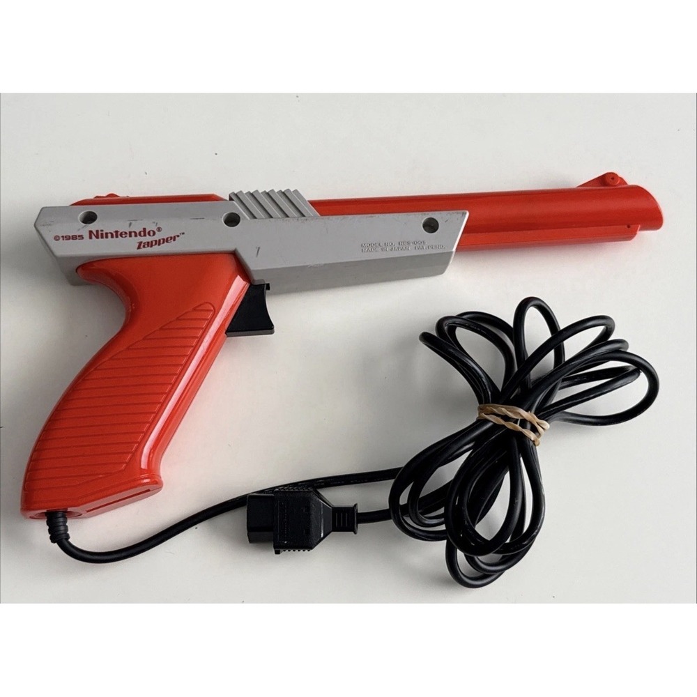 Nintendo Zapper Light Gun NES-005 Orange Grey Controller 1985 NES Original